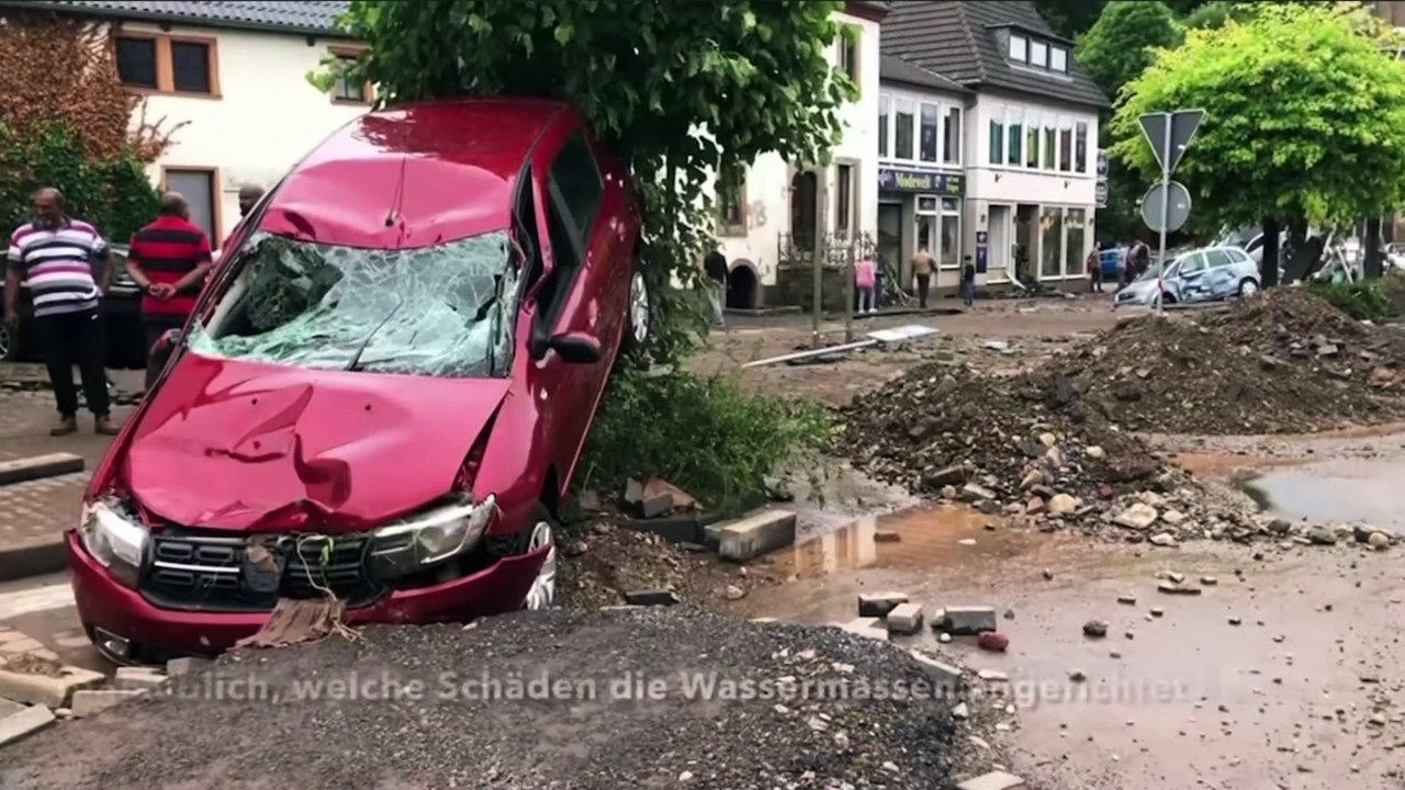 Die schöne Stadt Deutschland ist jetzt durch Überschwemmungen zerstört
