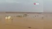 Suudi Arabistan'daki selde birçok kerpiç ev yıkıldı