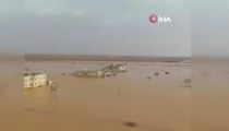 Suudi Arabistan'daki selde birçok kerpiç ev yıkıldı