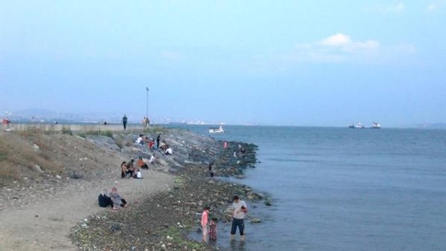 SAMATYA AÇIKLARINDA KAYBOLAN KİŞİYİ ARAMA ÇALIŞMALARINA ARA VERİLDİ