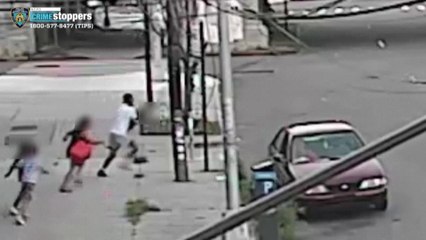 Une mère sauve son fils de 5 ans d'une tentative d'enlèvement à New York.