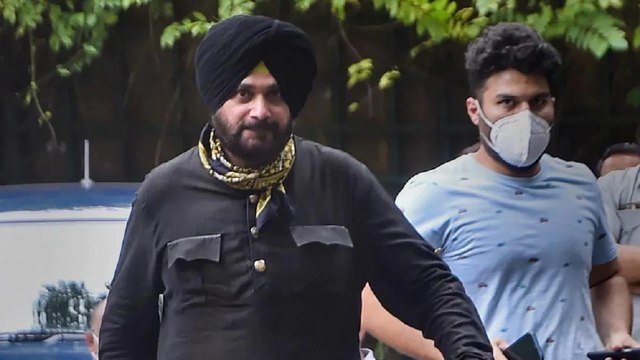 Supporters celebrates after Sidhu named as Punjab Cong chief