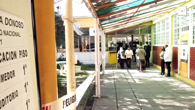 Las primarias presidenciales se desarrollan en Chile con temor a una baja participación