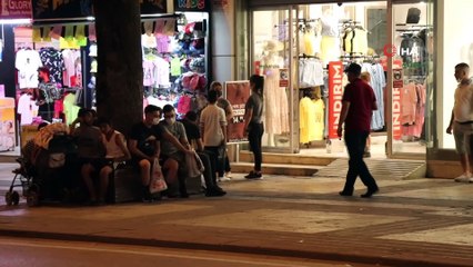 Bayram alışverişi yoğunluğu akşam saatlerine kadar devam etti