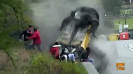 Bu kazada burunları bile kanamadan kurtuldular