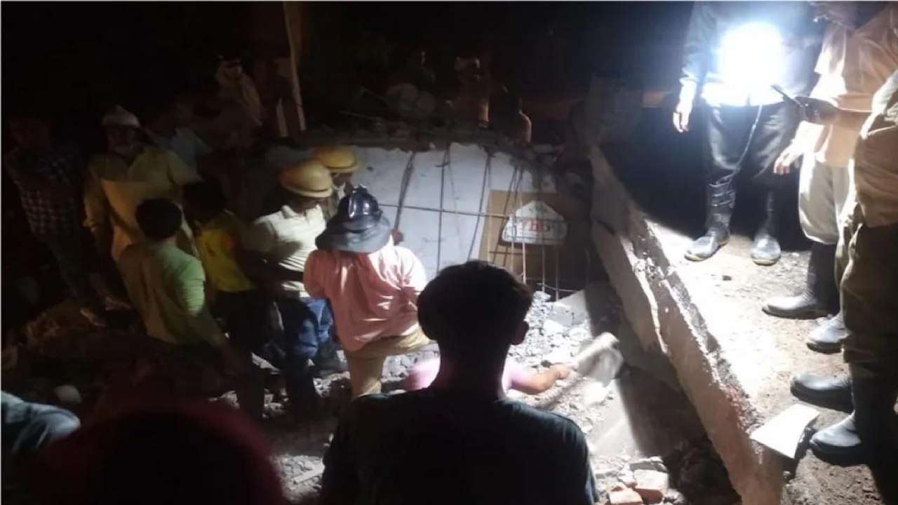 A building collapses in Gurgaon, several feared trapped