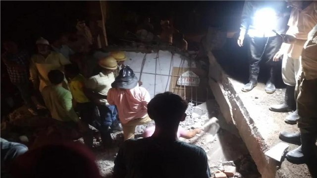 A building collapses in Gurgaon, several feared trapped