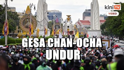 Penunjuk perasaan antikerajaan bertembung dengan polis Thailand