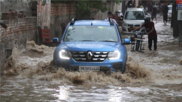 Morning showers cause waterlogging in parts of Delhi
