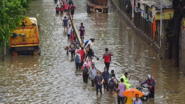 Delhi-Mumbai witness rainfall, Watch weather update