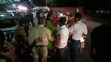 PHQ के सामने बीच सड़क पर असिस्टेंट कमिश्नर की पिटाई