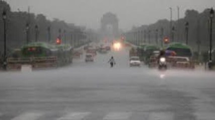 Heavy rains lashes Delhi-NCR, waterlogging in low-lying areas
