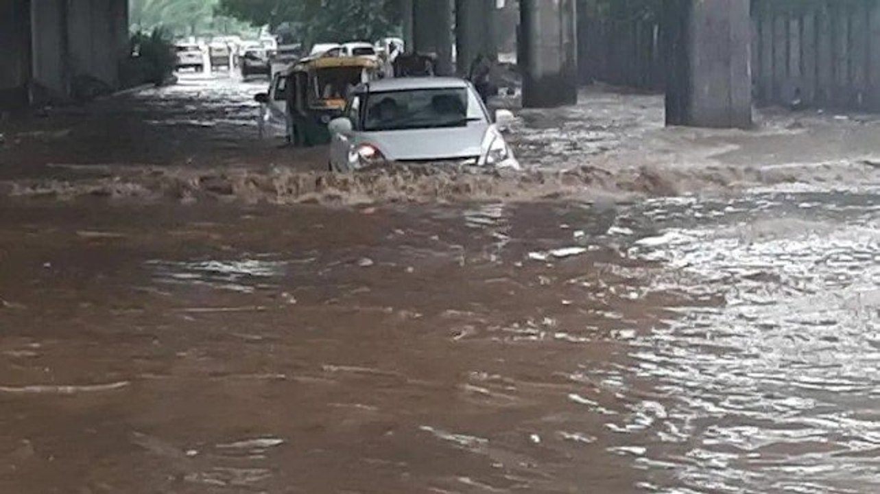 Heavy rains in Delhi leads to traffic woes; Kerala continues to report surge in Covid cases; more