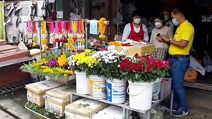 โอล่ะพ่อ…ชาวเทศบาลเมืองชุมพรผวา หลั งสื่อโซเชียนแชร์มั่วกล่าวหาว่ าเจ้าของร้านดอกไม้สดและลูกจ้างชุมพรติดโควิด - 19