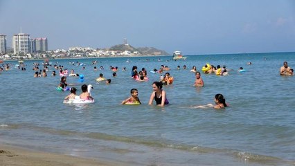 Yumurtalık sahili Kurban Bayramı öncesi doldu taştı