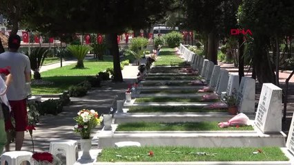 MEZARLIKLARDA BAYRAM ZİYARETİ YOĞUNLUĞU