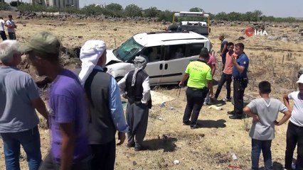 Hafif ticari araç şarampole devrildi: 8 yaralı