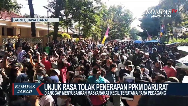 Unjuk Rasa Tolak Penerapan PPKM Darurat di Garut