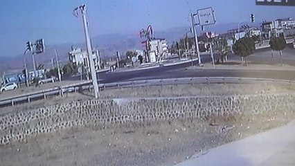 GAZİANTEP - Cip ile otomobilin çarpışması güvenlik kamerasında