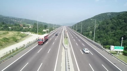 (DRONE) Anadolu Otoyolu'nda trafik yoğunluğu azaldı