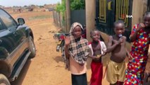- Fakirliğin pençesindeki Nijer’de çocukların yüzü Türkiye ile gülecek- Bayram öncesi Türk yardım kuruluşlarından Nijer’e çıkartma- Türkiye'nin Niamey Büyükelçisi Arı: “Nijer halkı, Türkiye’yi büyük bir sevgi besliyor”