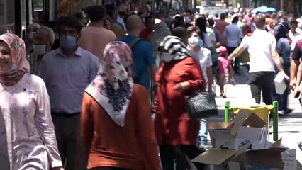 Çarşı ve pazarlarda bayram yoğunluğu