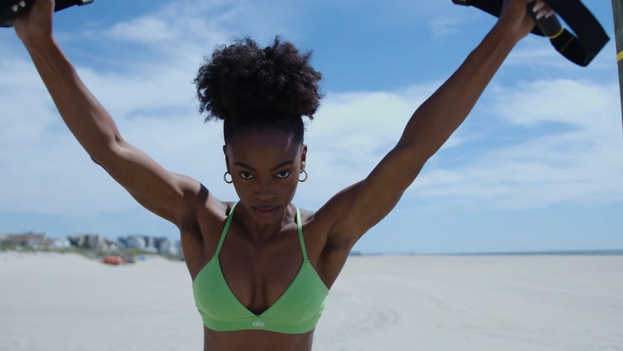 SI Swimsuit and Search Models Sneak in a TRX Beach Workout