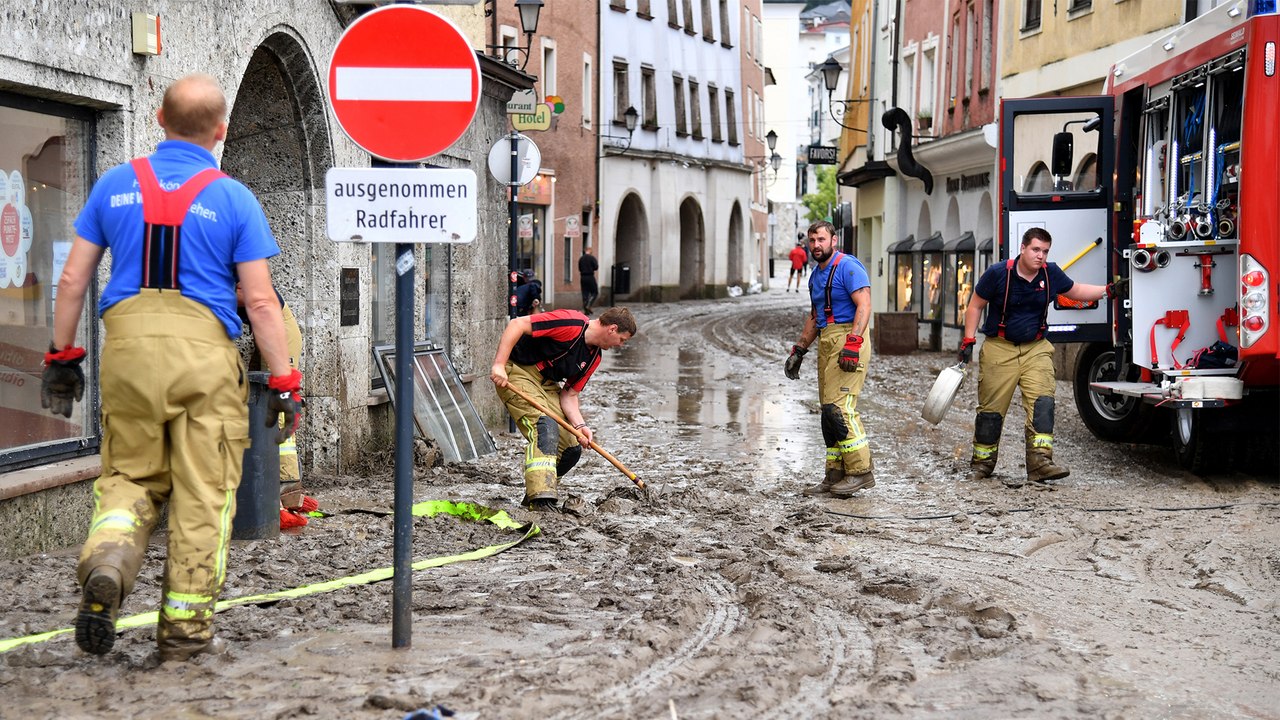 Aufräumarbeiten nach Hochwasser: 'Der Zusammenhalt in der Bevölkerung ist hervorragend'