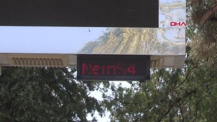 TERMOMETRELER 44 DERECEYİ GÖSTERDİ, FENALAŞAN BOĞA SUYLA SERİNLETİLDİ