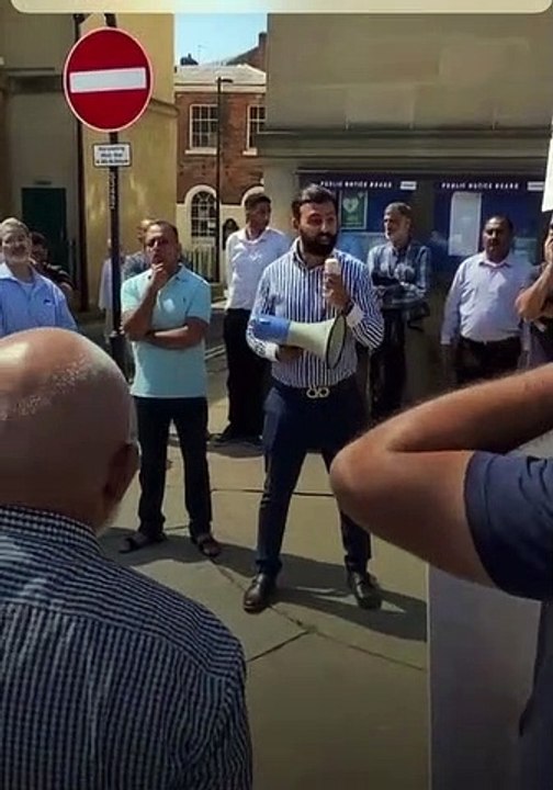 Taxi drivers demonstrate outside Wakefield Town Hall 19/7/2021