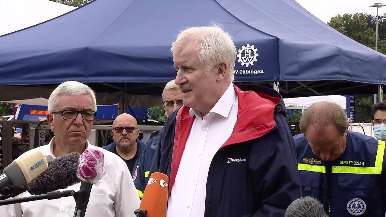Kritik an Innenminister Seehofer: Zu spät vor Flut gewarnt?