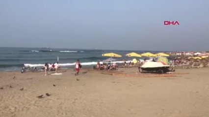 DENİZE GİREN 32 KİŞİ VÜCUTLARINDAKİ KIZARIKLAR NEDENİYLE HASTANEYE GİTTİ