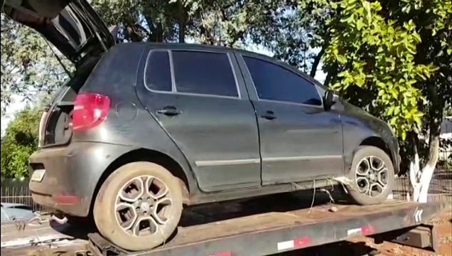 PM apreende veículo Fox que teria sido utilizado por assaltantes na BR-277; carga de 'vape' é recuperada