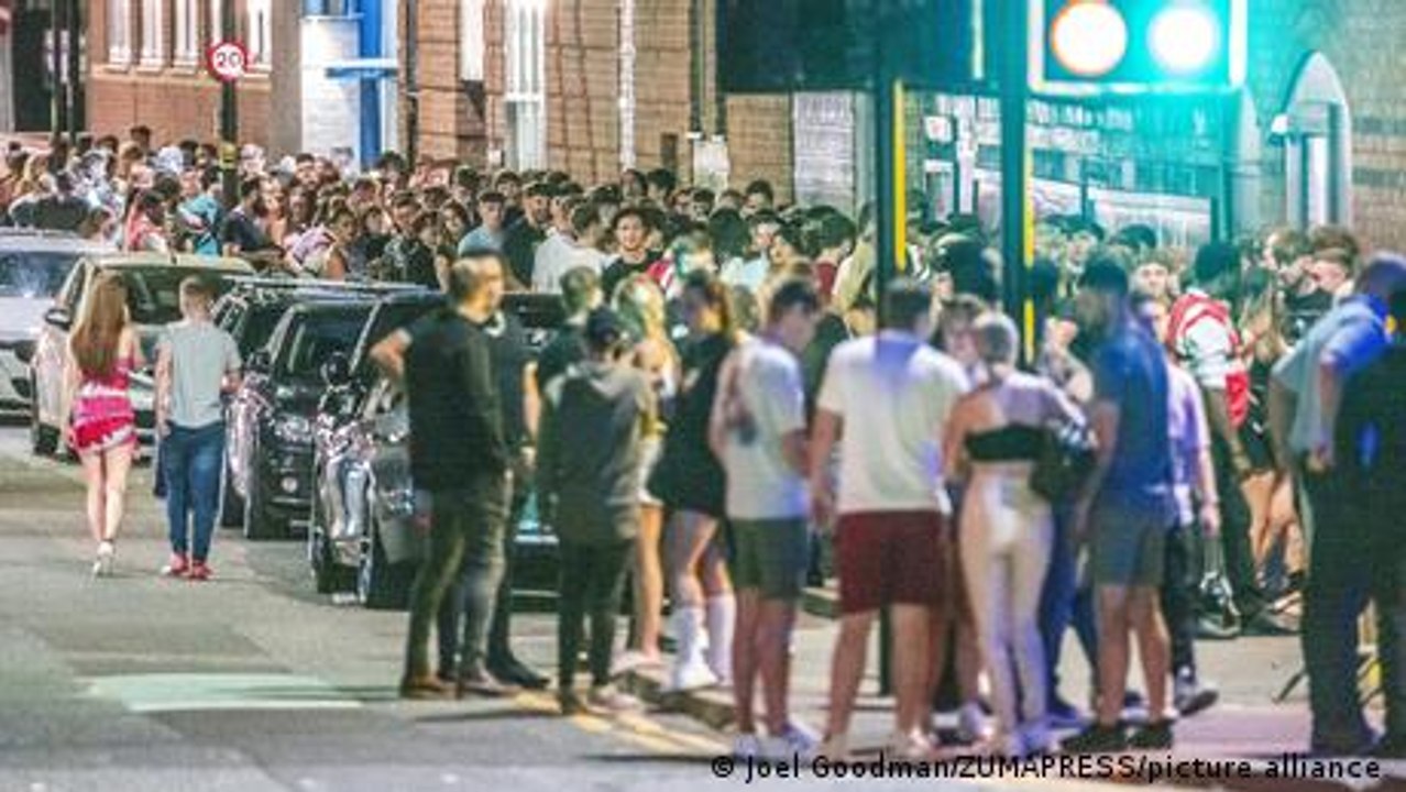 Corona: Englands 'Freedom Day' in der Kritik