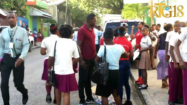 Dewoulman premyè jounen egzamen 9èm yo nan pòtoprens