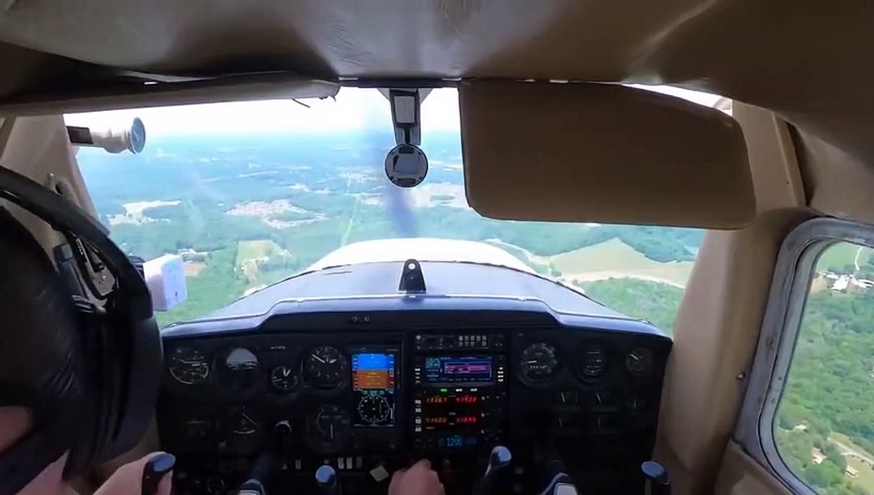 Cet élève-pilote réussit à éviter le crash alors que le moteur de l'avion ne tourne plus