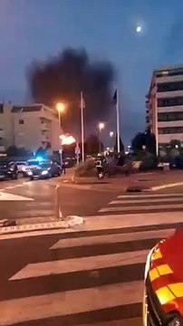 Une maison en feu sur le bord de mer de Saint-Laurent-du-Var