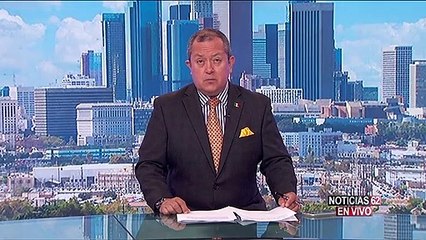 Sigue el uso de máscaras en los interiores para todos, vacunados o no, por el aumento dramático de COVID en el condado