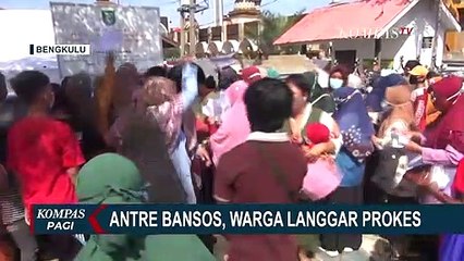 Demi Dapat Bansos Bahan Pokok, Warga Berkerumun di Depan Kantor Baznas Bengkulu