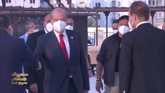 Cumhurbaşkanı Erdoğan, bayram namazını Hala Sultan Camii'nde kıldı