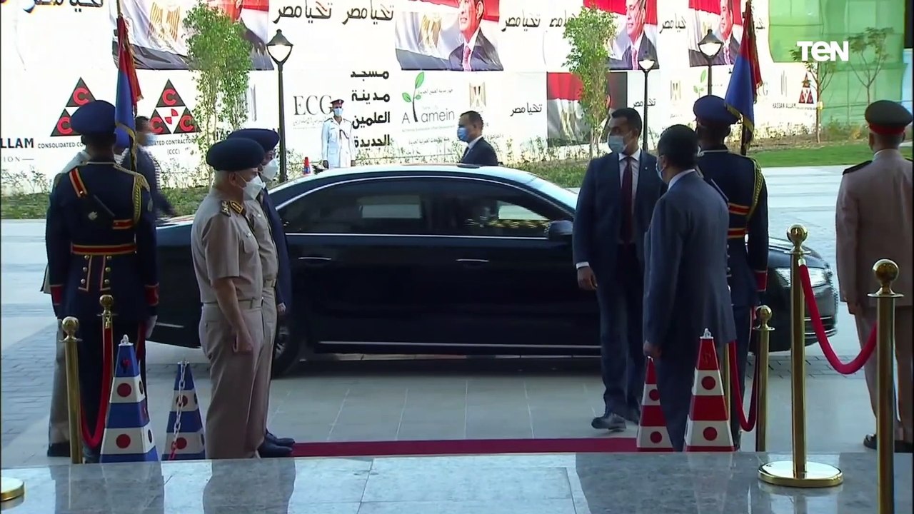 لحظة وصول الرئيس عبد الفتاح السيسي لـ أداء شعائر صلاة عيد الأضحى المبارك من مدينة العلمين الجديدة