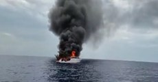 Isola di Pianosa - In fiamme natante, Guardia Costiera soccorre occupanti (20.07.21)