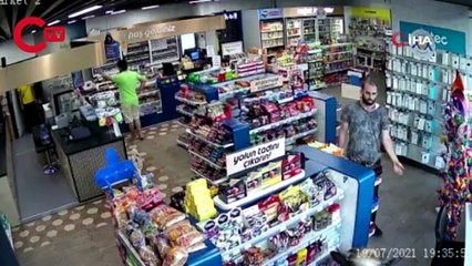 Sahibinin elinden kurtulan dana markete daldı