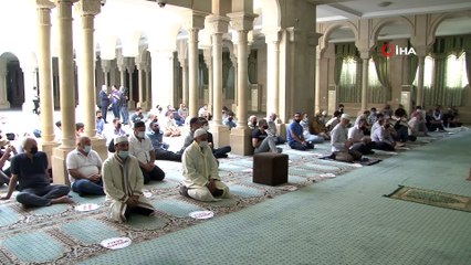 - Azerbaycan’da Covid-19 salgını sonrası ilk kez cemaatle bayram namazı kılındı