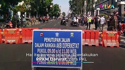 Nyaris Bangkrut Akibat PPKM, PKL Kibarkan Bendera Putih