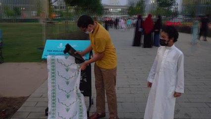 BAŞAKŞEHİR'DE AÇIK HAVADA SOSYAL MESAFELİ BAYRAM NAMAZI