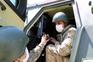 "Hudut Kartalları" Yunanistan sınırında bayramlaştı