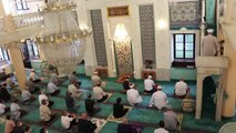 Vatandaşlar, Kurban Bayramı namazında camileri doldurdu
