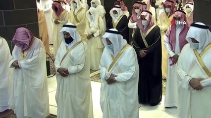 - Hacı adayları Kurban Bayramı namazını Kabe’de kıldı