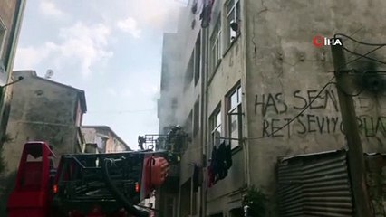 - Beyoğlu’nda 5 katlı metruk binada yangın